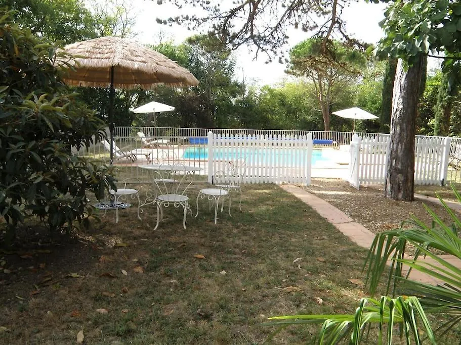 Chateau Dehes Gazaupouy 1 Chambre D'Hote Et 1 Gite Hébergement de vacances