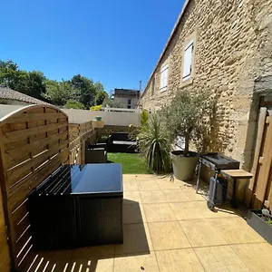 charmante-maison-de-village-livron-sur-drome.hotels-rhonealpes.com/