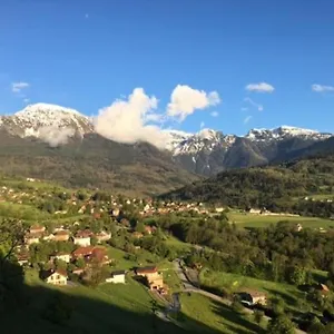 grand-gites-6-personnes-uriage-chamrousse-grenoble.hotels-rhonealpes.com/